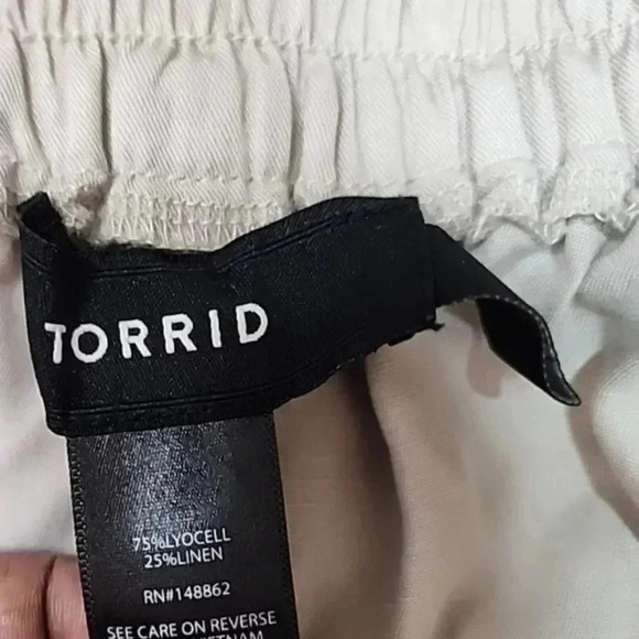 Torrid Slim Taper Stretch Linen Blend Mid-Rise Pants. Khaki. Size 18T - Picture 5 of 7